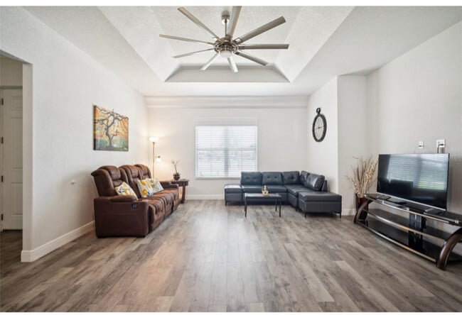 Photo - 10517 Camelia Dr