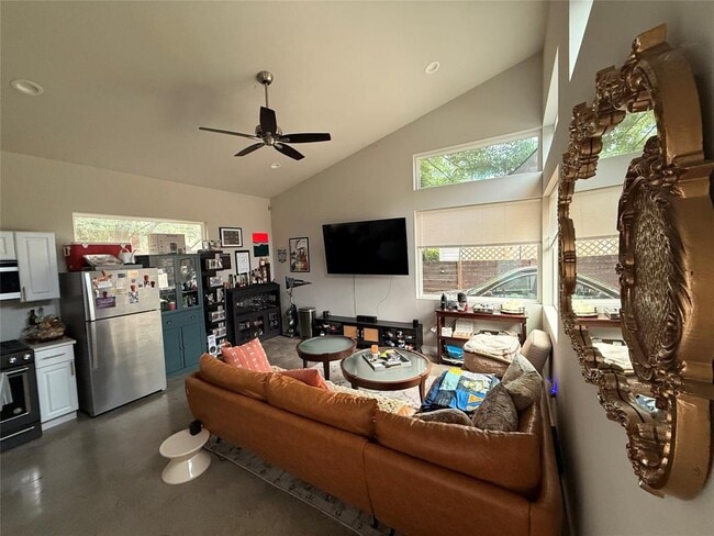 Photo - 1413 Sanchez St
