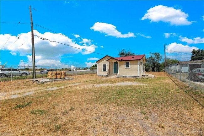 Building Photo - Charming 2-Bedroom Home with Central AC and Fenced Lot!