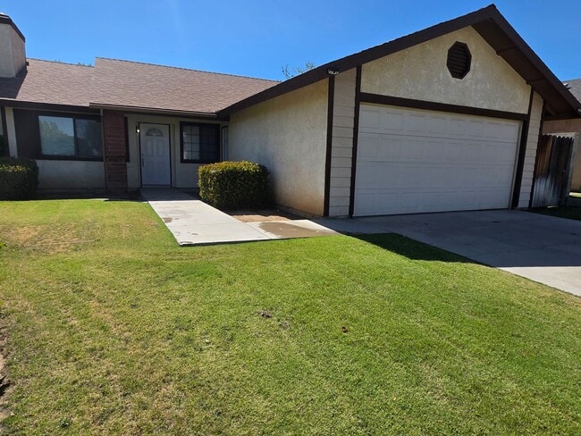 Building Photo - 1012 Orangewood St