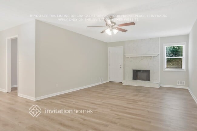 Photo - 4812 Hemlock Dr SE