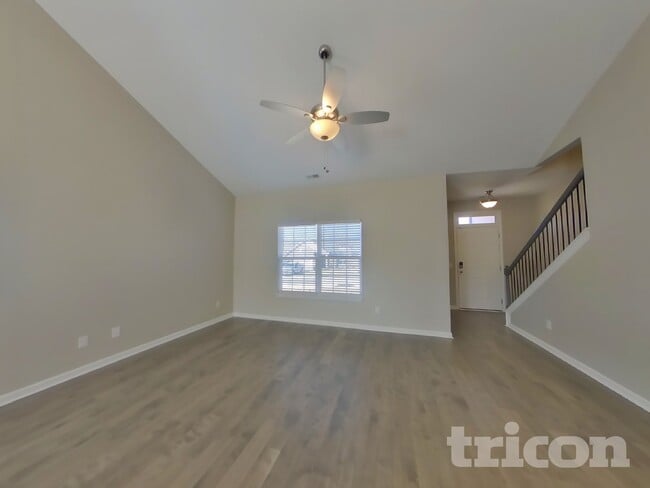 Photo - 319 Wyburn Pl