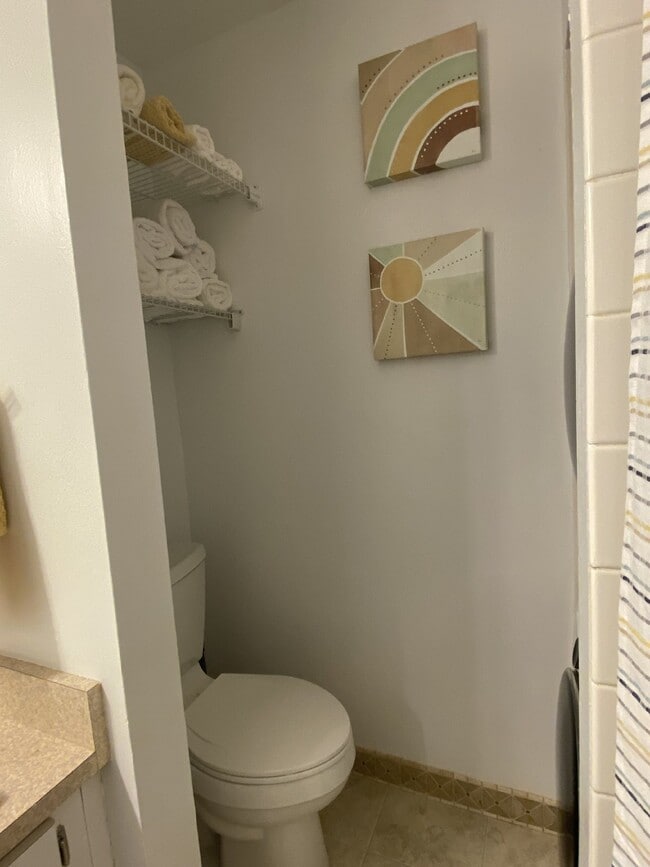 Photo - COMPLETELY Furnished 2nd story condo in Windrush Bay.