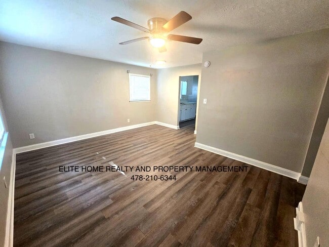 Photo - 810 Crestwood Terrace