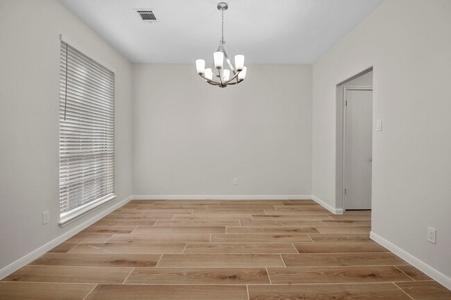 Photo - 13 E Willowood Ct