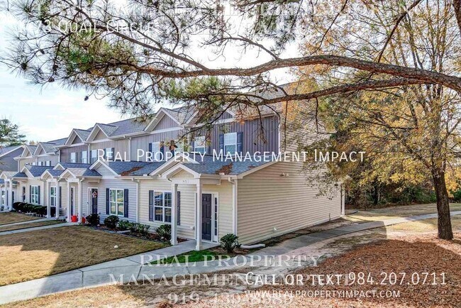 Photo - Modern 3-bedroom 3 bath end townhome in Cr...