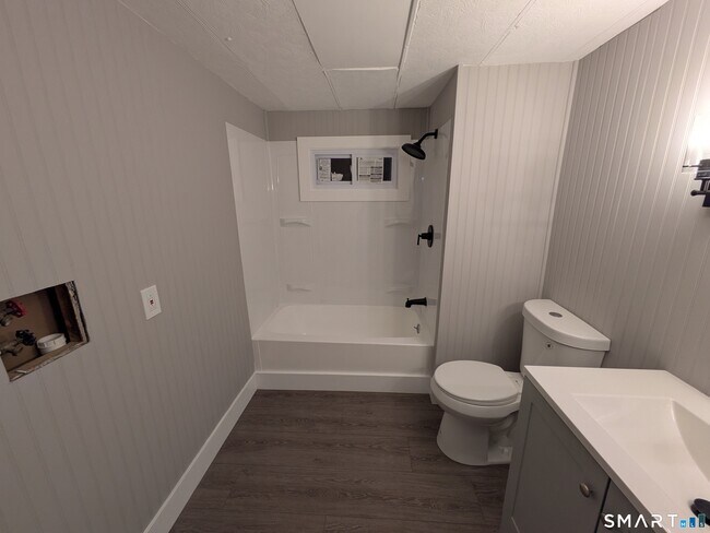 Photo - 183 N Main St