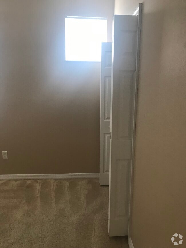 Building Photo - 19239 Stone Hedge Dr Unit N/A Rental