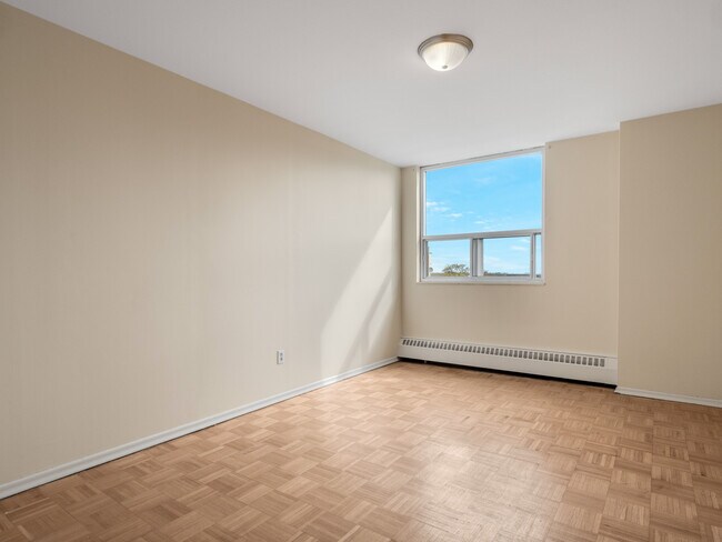 3801 Riverside Drive East
