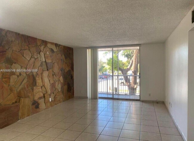 Photo - 8421 NW 8th St Unidad 203