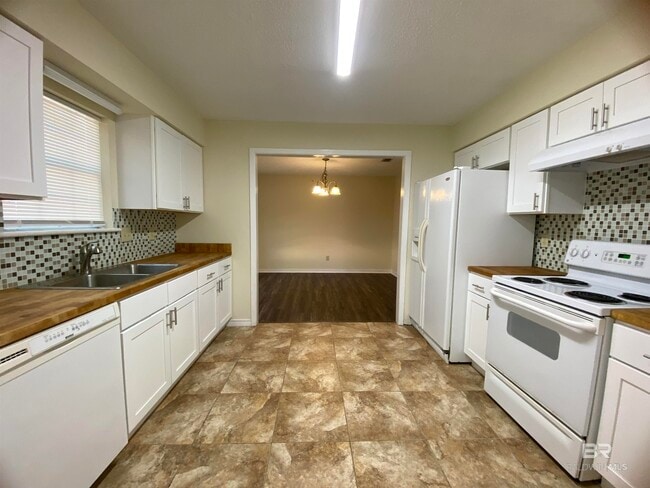 Photo - 233 Ridgewood Dr