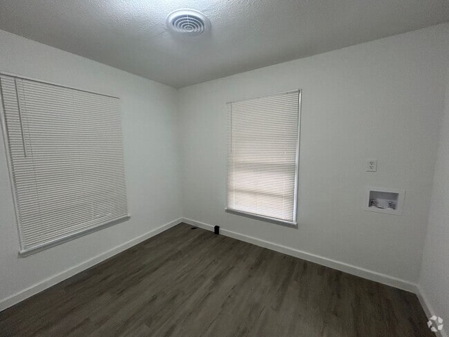 Building Photo - Newly renovated 3 bedroom in Central Waco Rental
