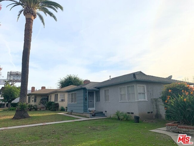 Building Photo - 2929 Westwood Blvd