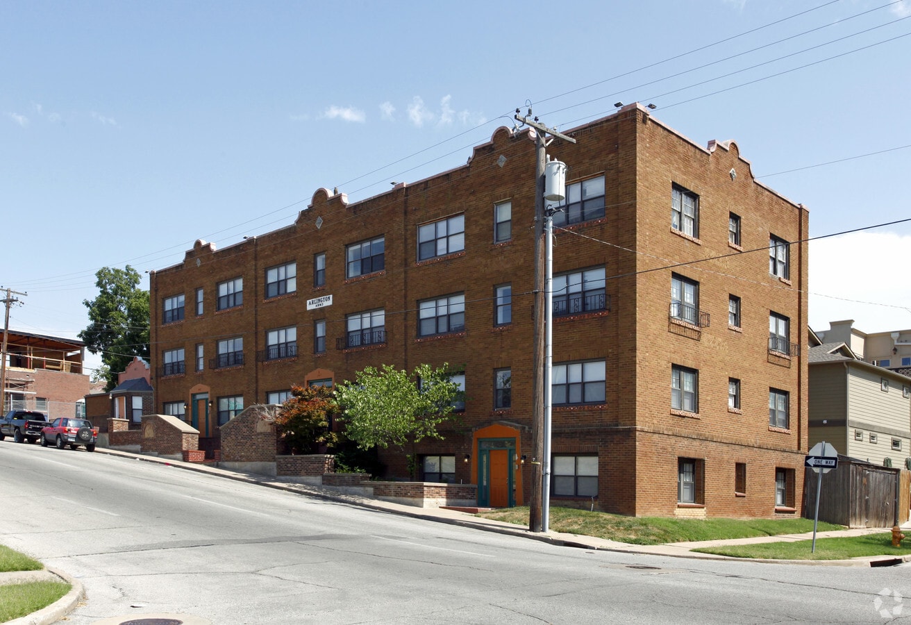 Photo - Arlington Arms