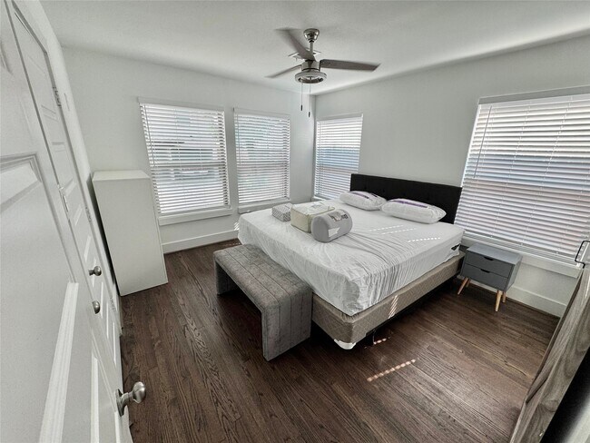 Photo - 403 Avondale St Unit True