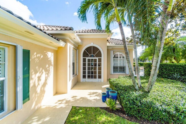 8222 Dominica Pl