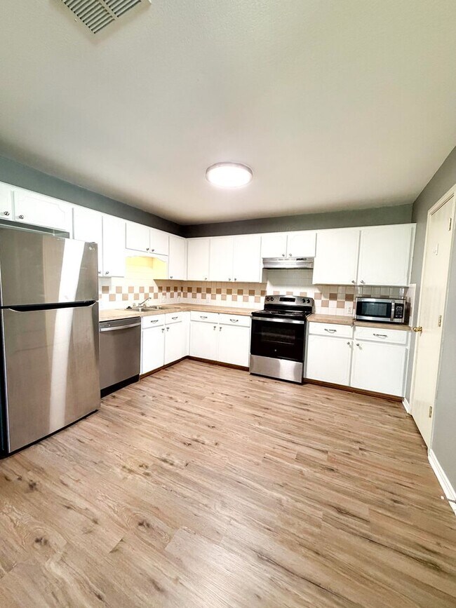 2203 Indian Trail Unidad A