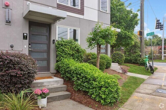 Building Photo - 1672 DeKalb Ave NE Rental