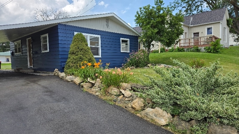 Photo - 218 N Spring St