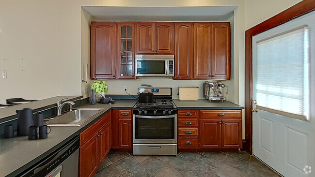 Building Photo - 126 Calumet St Unit 4 Rental