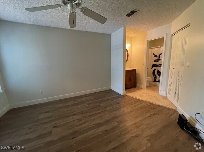 Building Photo - 2585 Grassy Point Dr Unit 201 Rental