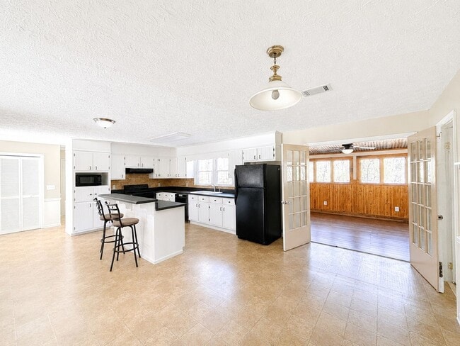 Photo - 3531 Gilleland Ext