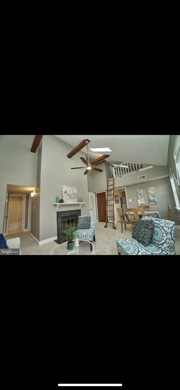 Photo - 2109 N Scott St Unidad 55