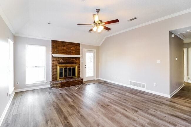 Photo - 7017 Juanita Cir S