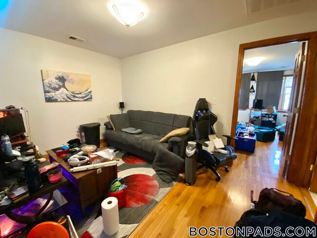 Building Photo - 102 Allston St