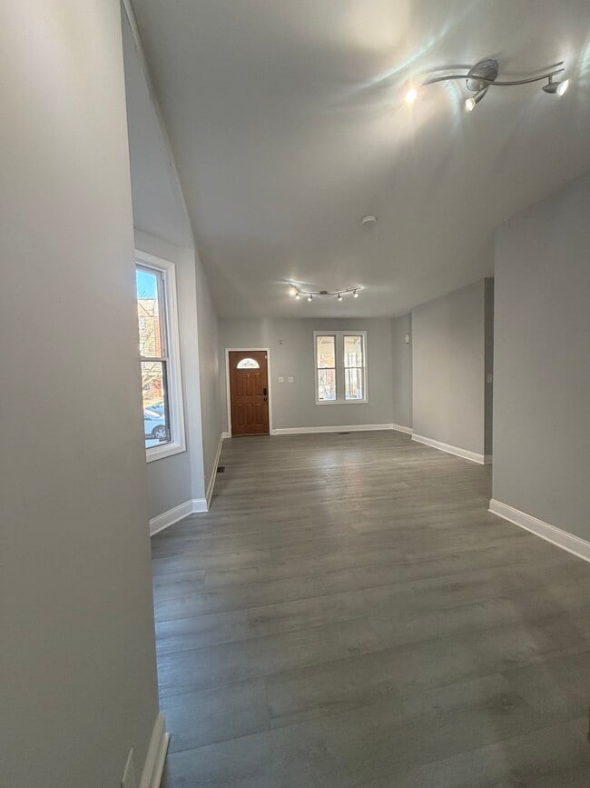 Sala de estar - 4924 Hazel Ave