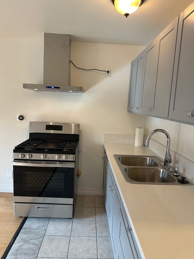 Cocina - 2406 Florencita Ave Unidad 2406