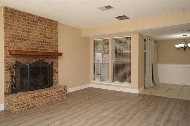 Photo - 6525 Hart Ln