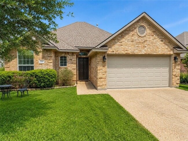 Building Photo - 2301 Norham Dr