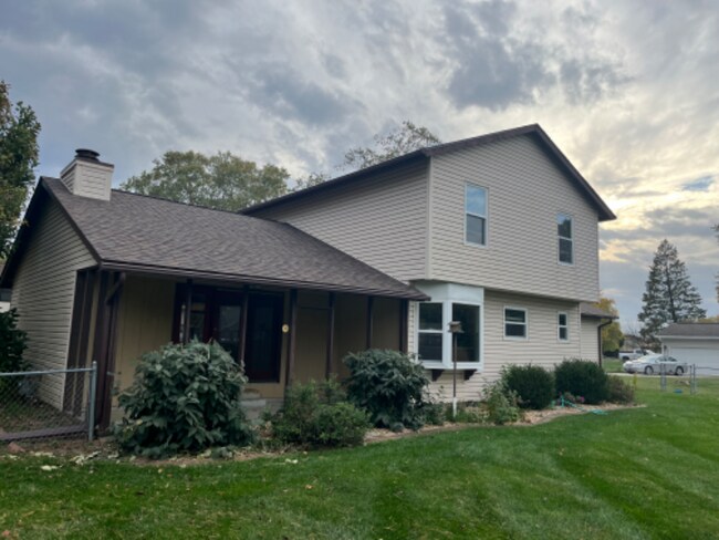 Photo - 128 White Pine Ave