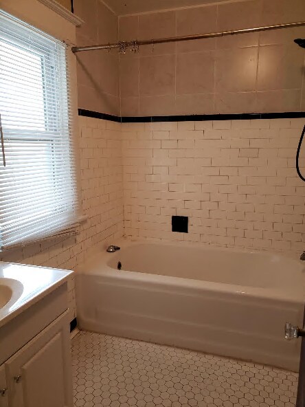 Photo - 918 E Locust St Unidad 2