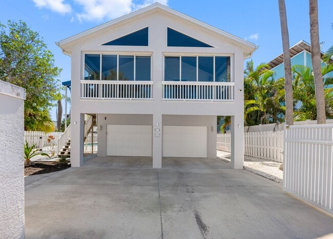 JUST REDUCED- $500 OFF FIRST MONTHS RENT! - JUST REDUCED- $500 OFF FIRST MONTHS RENT! House