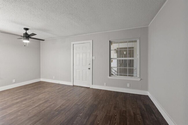 Photo - 1220 W Anderson Ln. Unit 108