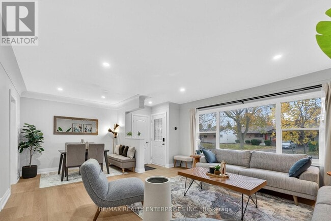 Photo - 10 Draper Dr