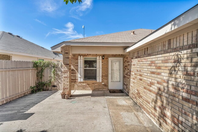 Photo - 710 Claremont Pky Unit B