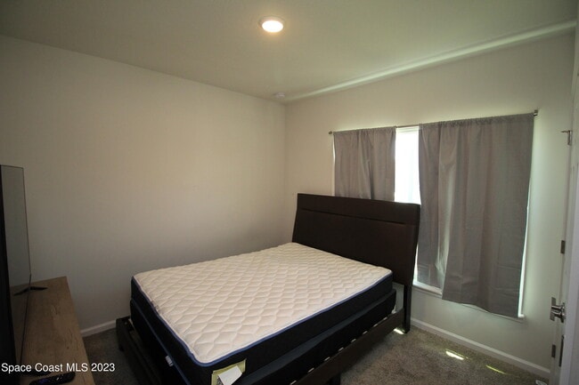 Photo - 2339 Bonnyton Ln NW