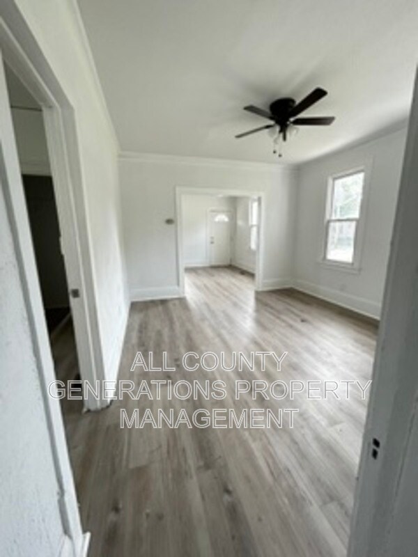 1230 Norwood Rd Unidad Unit