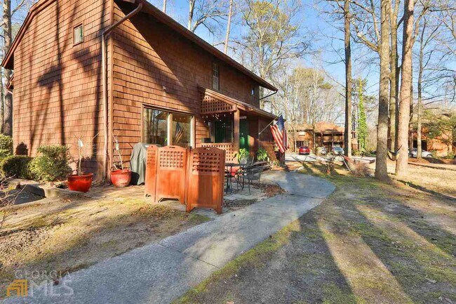Photo - 13 Northlake Dr