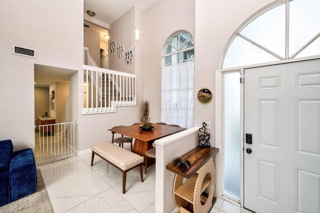 Photo - 621 Lakeshore Terrace