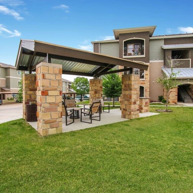 Lone Oak Apartments For Rent in Weatherford, TX