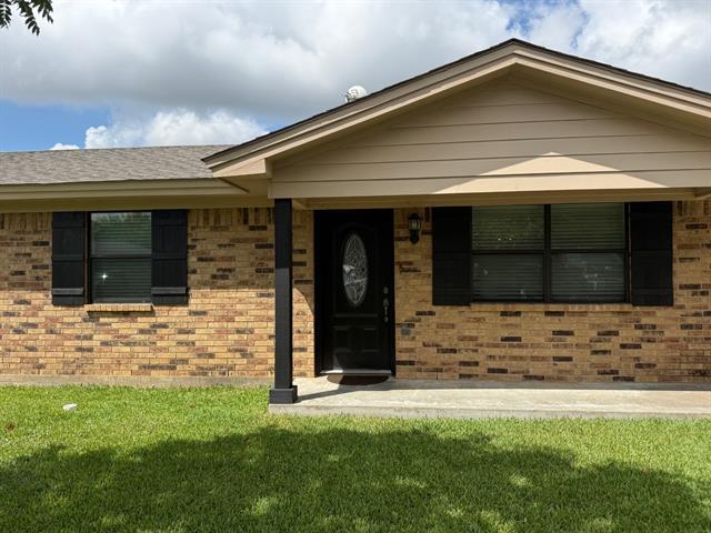 Photo - 231 Redbud St
