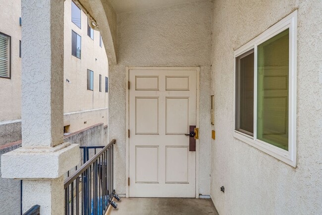 926 S Leland St Unit 4