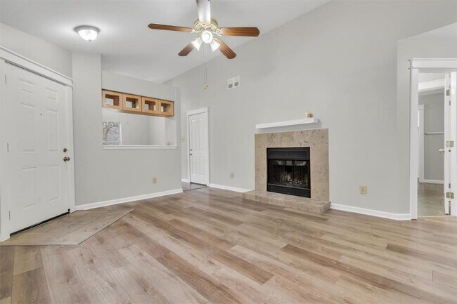 Photo - 720 Decker Prairie Dr