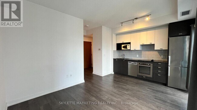 Photo - 275 Village Green Square Unit 3017