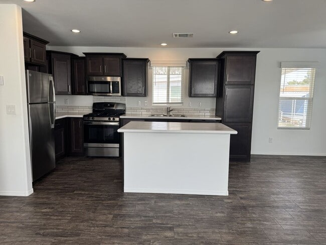 Photo - 1111 N Lamb Blvd