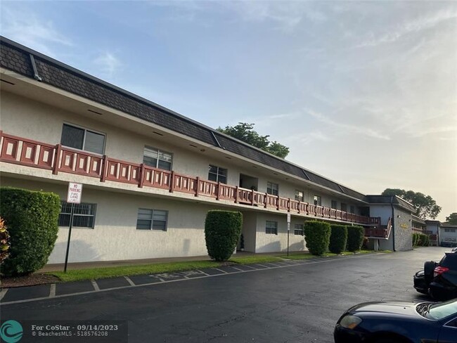 Photo - 5900 NW 17th Pl Condo Unit 103